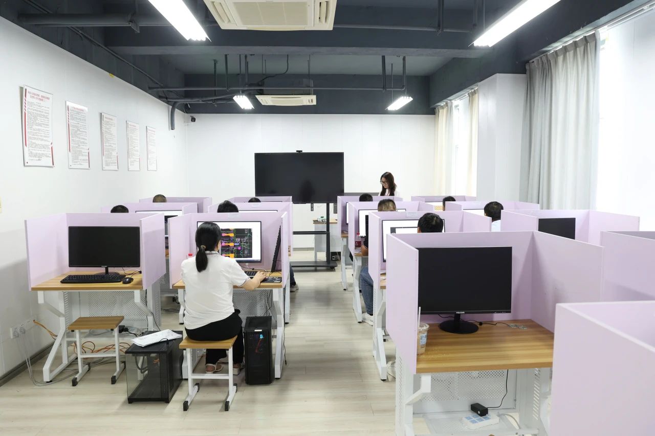 1752568799933359.jpg 8e05fa4c9afc8858f71e16e51a0ac895.jpg