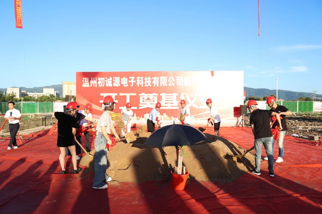 1760149905472790.jpg 73bdb7a470e60313bae1c1958a72c95a.jpg